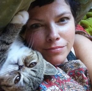 Meet your Posher, Kaya